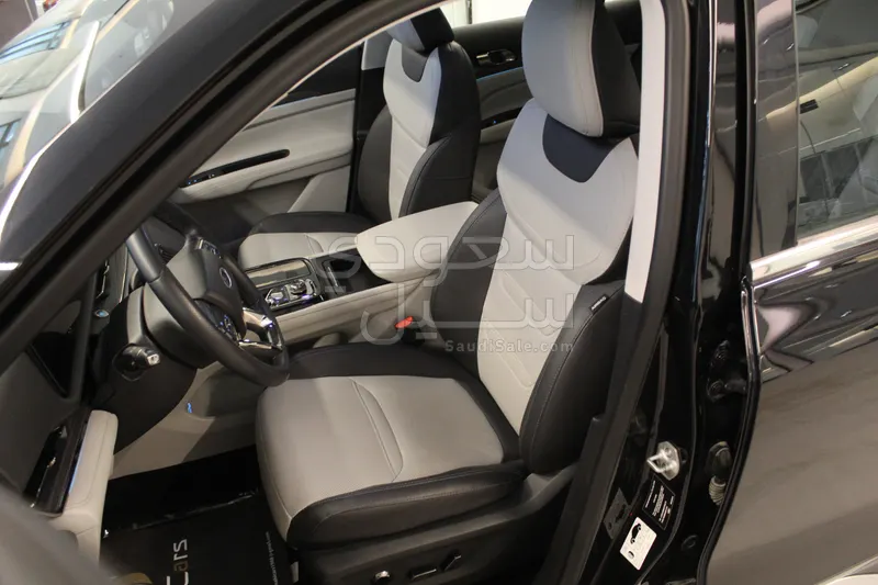 2024 فورد تيريتوري تيتانيوم بلس