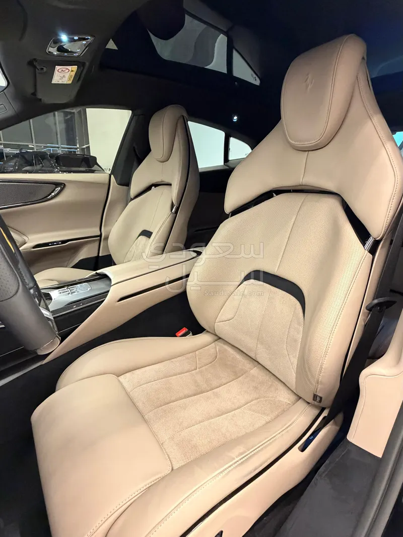 2025 فيراري بوروسانجوي