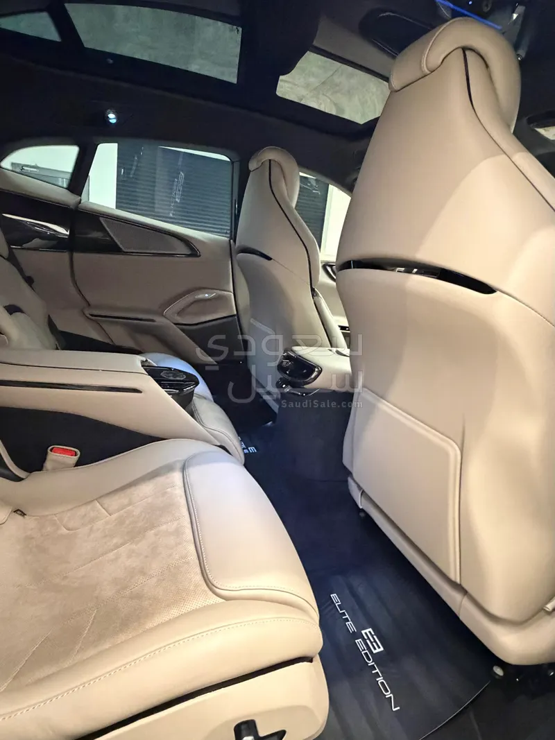 2025 فيراري بوروسانجوي