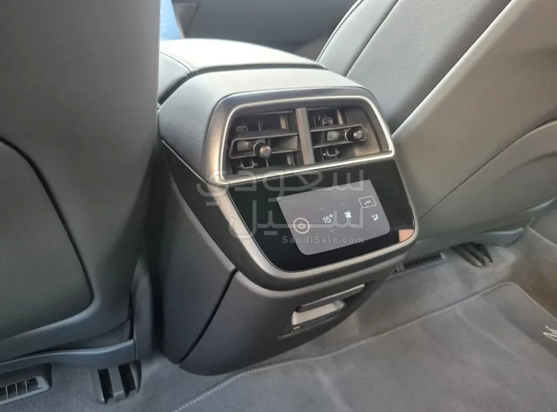 2024 لوسيد اير بيور