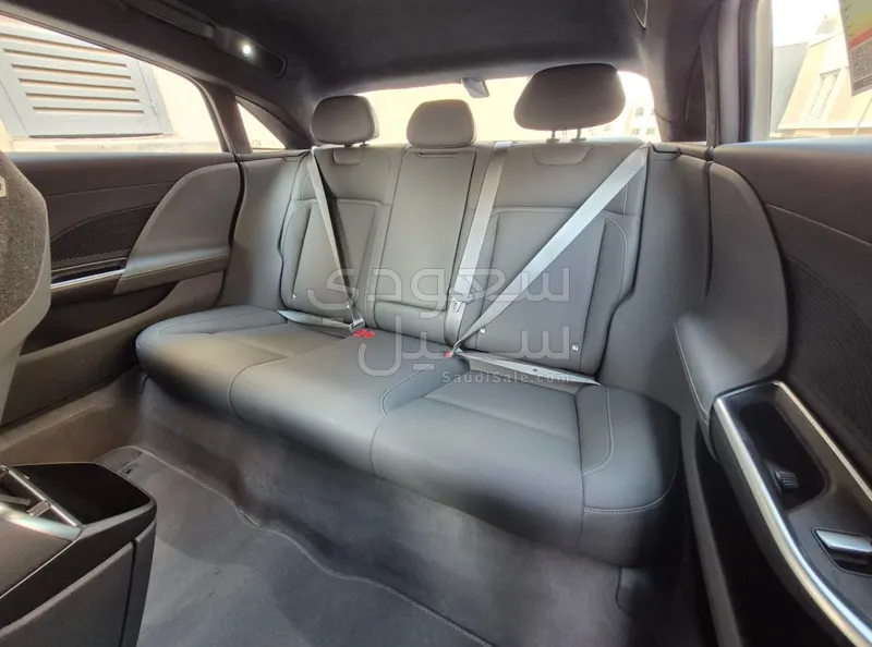 2024 لوسيد اير بيور