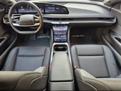 2024 لوسيد اير بيور