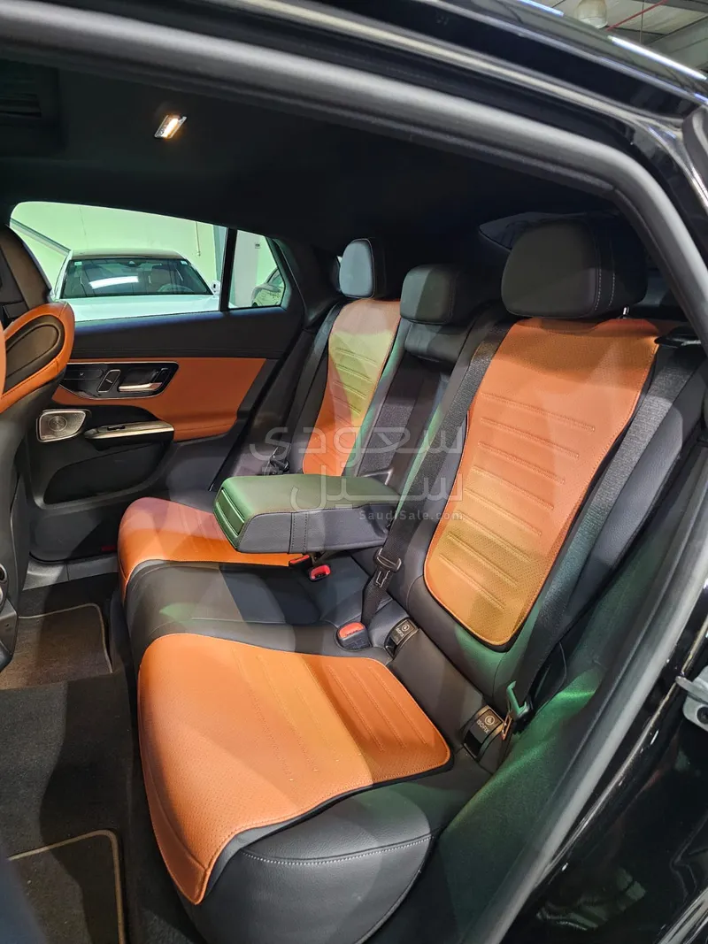 2024 مرسيدس - بنز جي إل سي 300 كوبيه