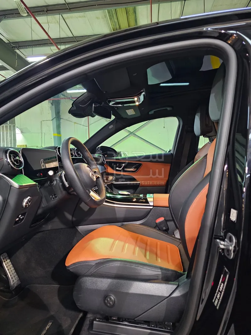 2024 مرسيدس - بنز جي إل سي 300 كوبيه