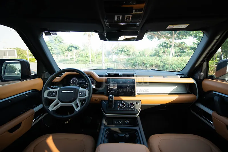 2024 لاند روفر ديفيندر 110