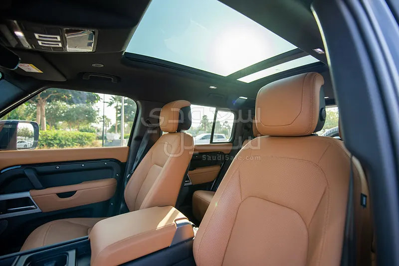 2024 لاند روفر ديفيندر 110