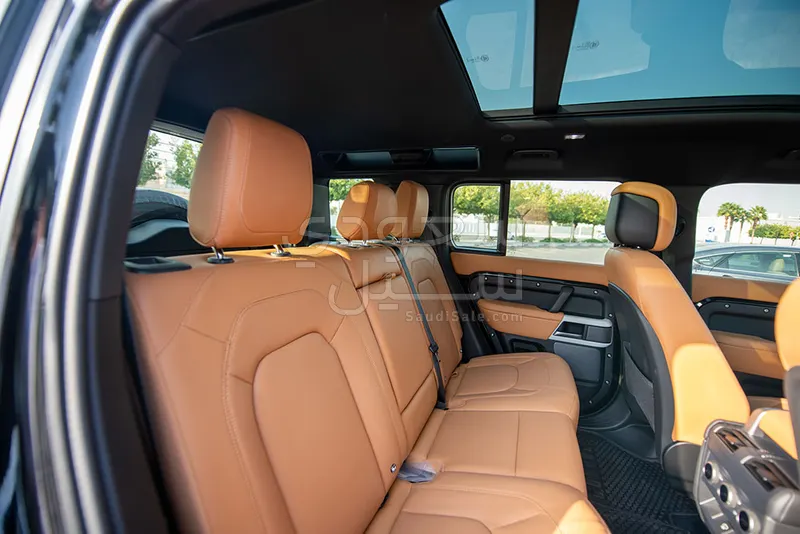 2024 لاند روفر ديفيندر 110