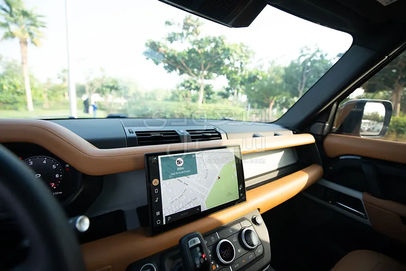 2024 لاند روفر ديفيندر 110