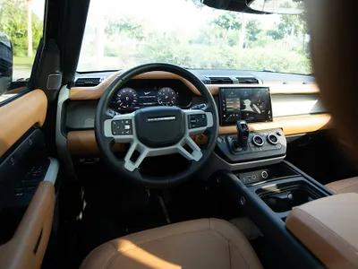 2024 لاند روفر ديفيندر 110