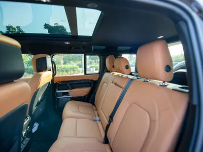 2024 لاند روفر ديفيندر 110