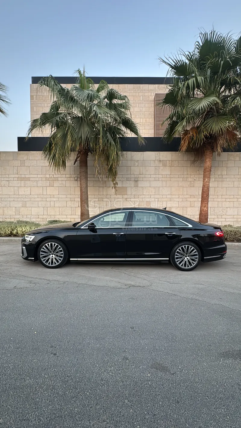 2023 اودي اي 8 50 تي إي اف اي