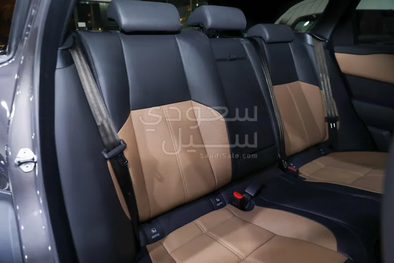 2025 لاند روفر رينج روفر فيلار اتش اس اي