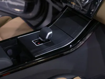 2025 لاند روفر رينج روفر فيلار اتش اس اي