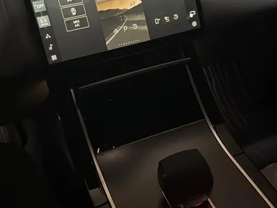 2024 لاند روفر رينج روفر فيلار أر - دايناميك