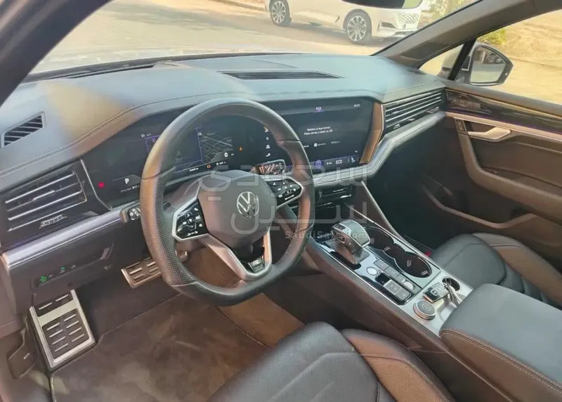2023 فولكس واجن طوارق أر - لاين