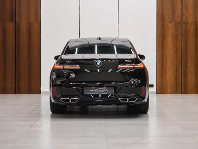 2025 بي ام دبليو الفئة اي