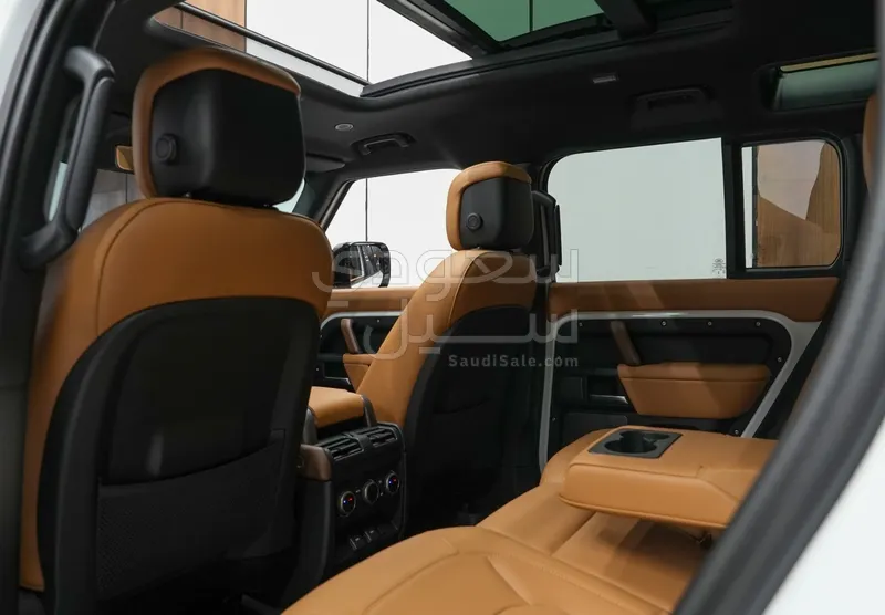 2024 لاند روفر ديفيندر اتش اس اي