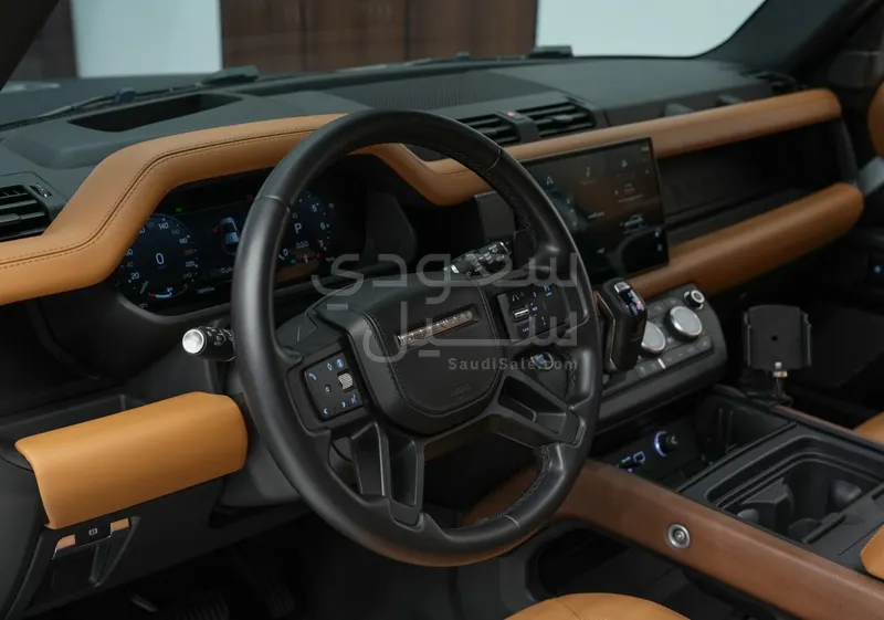 2024 لاند روفر ديفيندر اتش اس اي