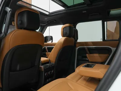 2024 لاند روفر ديفيندر اتش اس اي