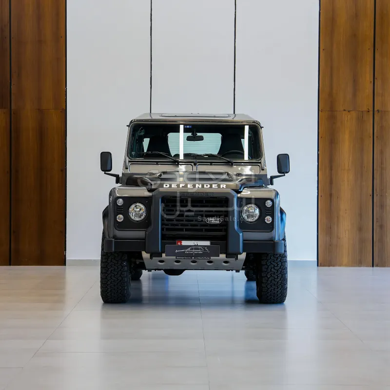 2016 لاند روفر ديفيندر 90