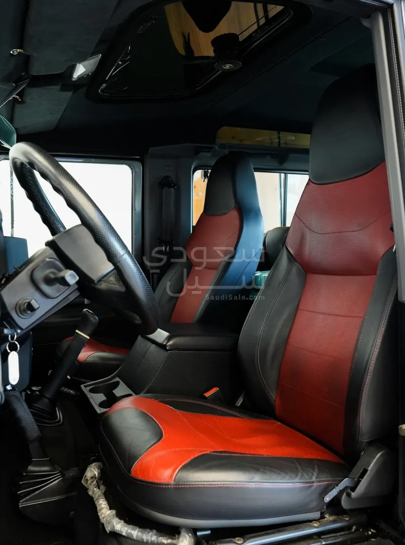 2016 لاند روفر ديفيندر 90