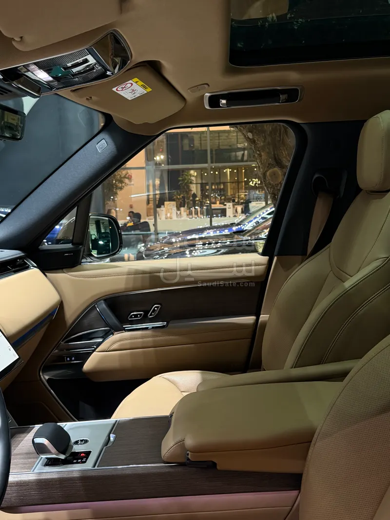 2025 لاند روفر رينج روفر اتش اس اي