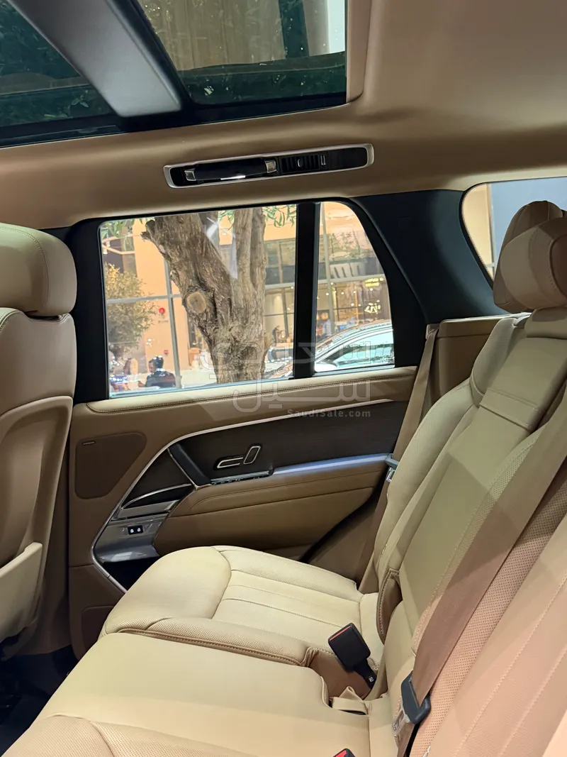 2025 لاند روفر رينج روفر اتش اس اي