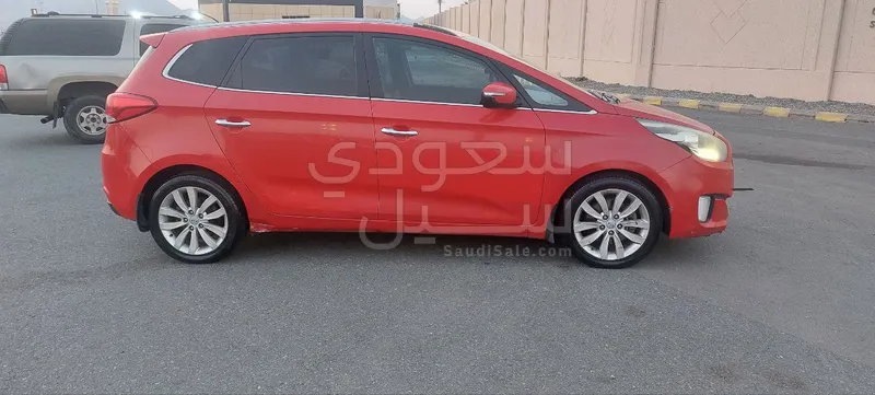2014 كيا كارنز