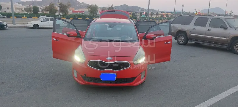 2014 كيا كارنز