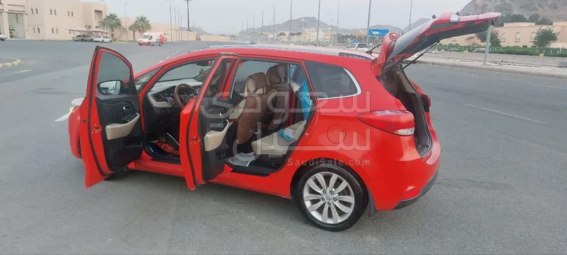 2014 كيا كارنز