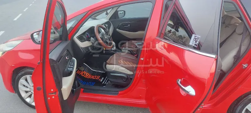 2014 كيا كارنز