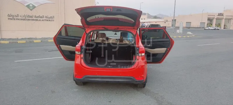 2014 كيا كارنز