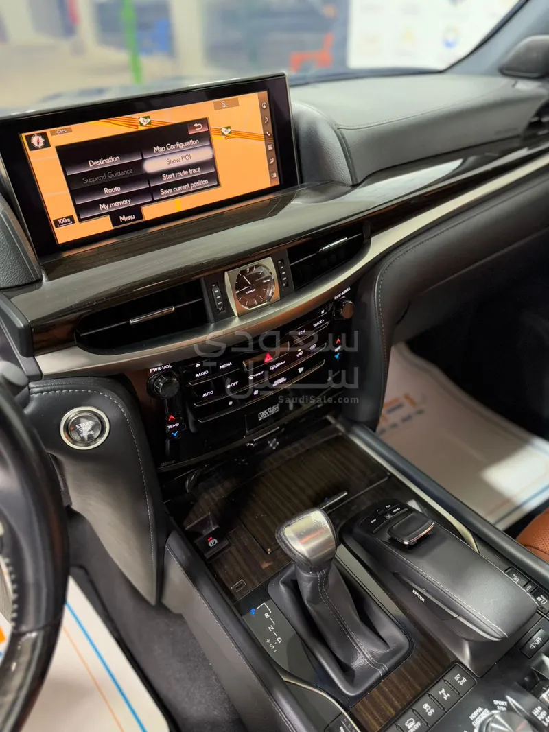 2020 لكزس إل إكس 570 اس