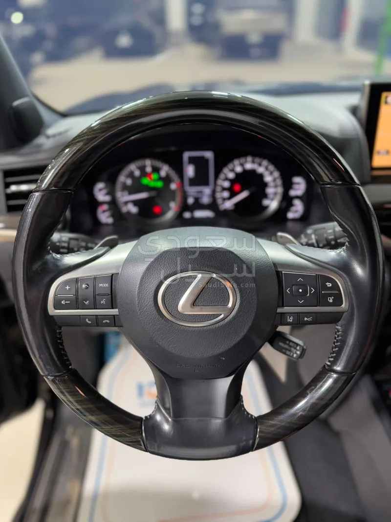 2020 لكزس إل إكس 570 اس