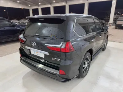 2020 لكزس إل إكس 570 اس