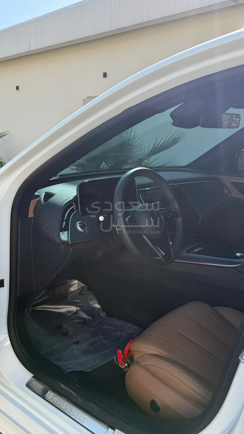 2025 مرسيدس - بنز إي 200