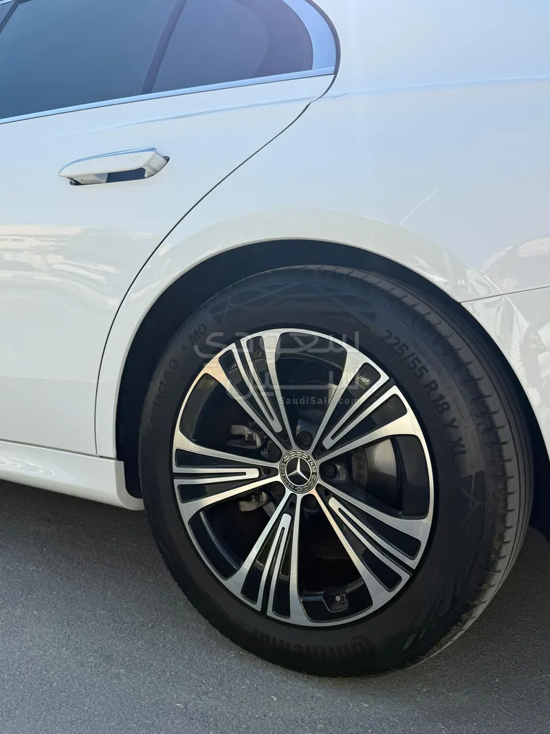 2025 مرسيدس - بنز إي 200