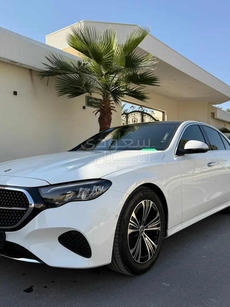 2025 مرسيدس - بنز إي 200