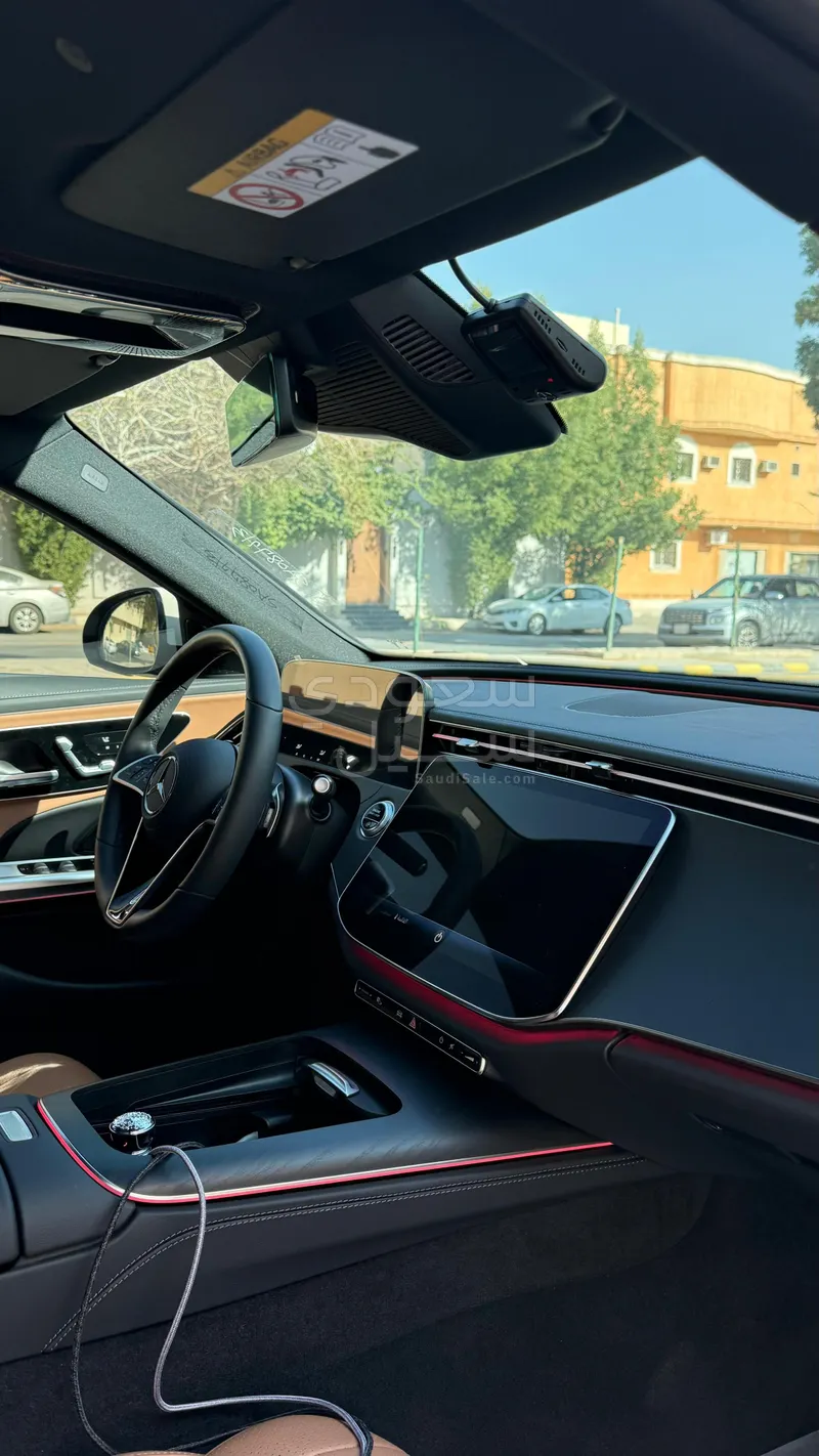 2025 مرسيدس - بنز إي 200