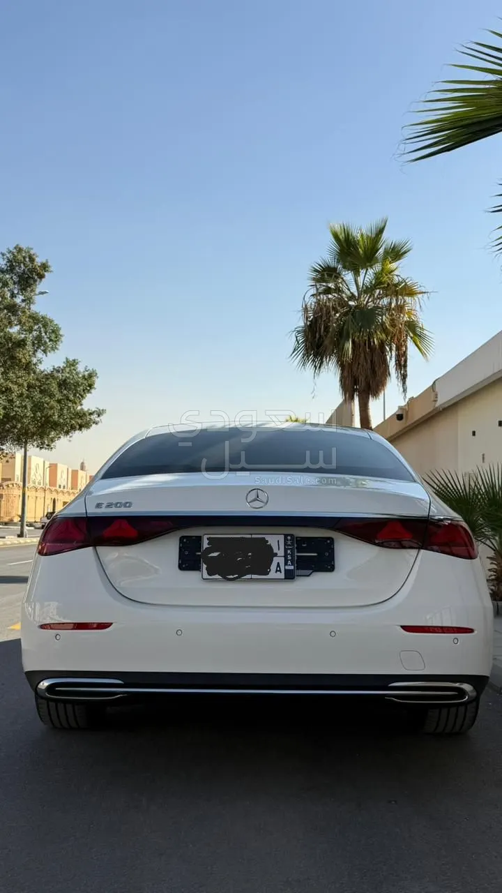 2025 مرسيدس - بنز إي 200