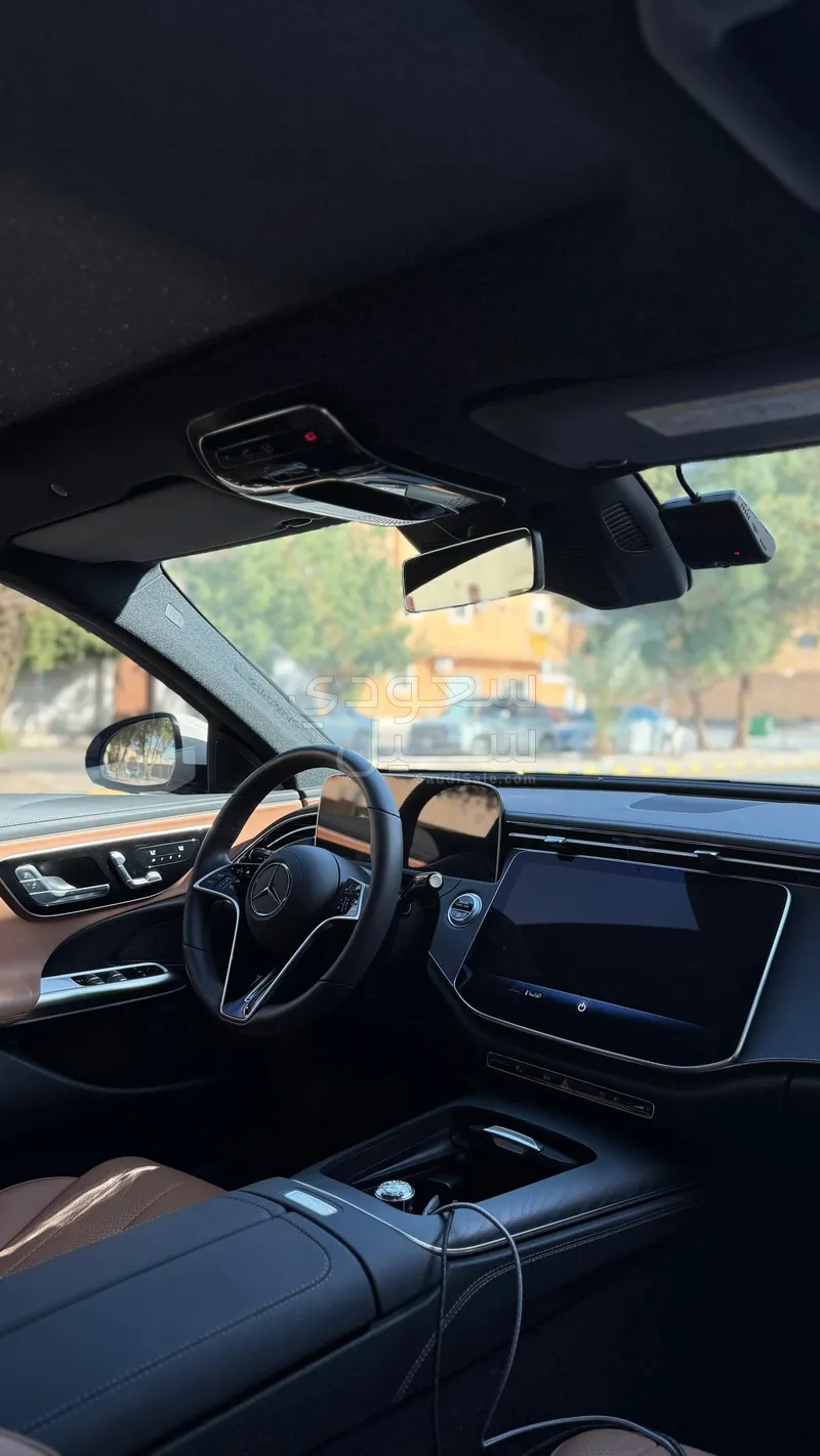 2025 مرسيدس - بنز إي 200