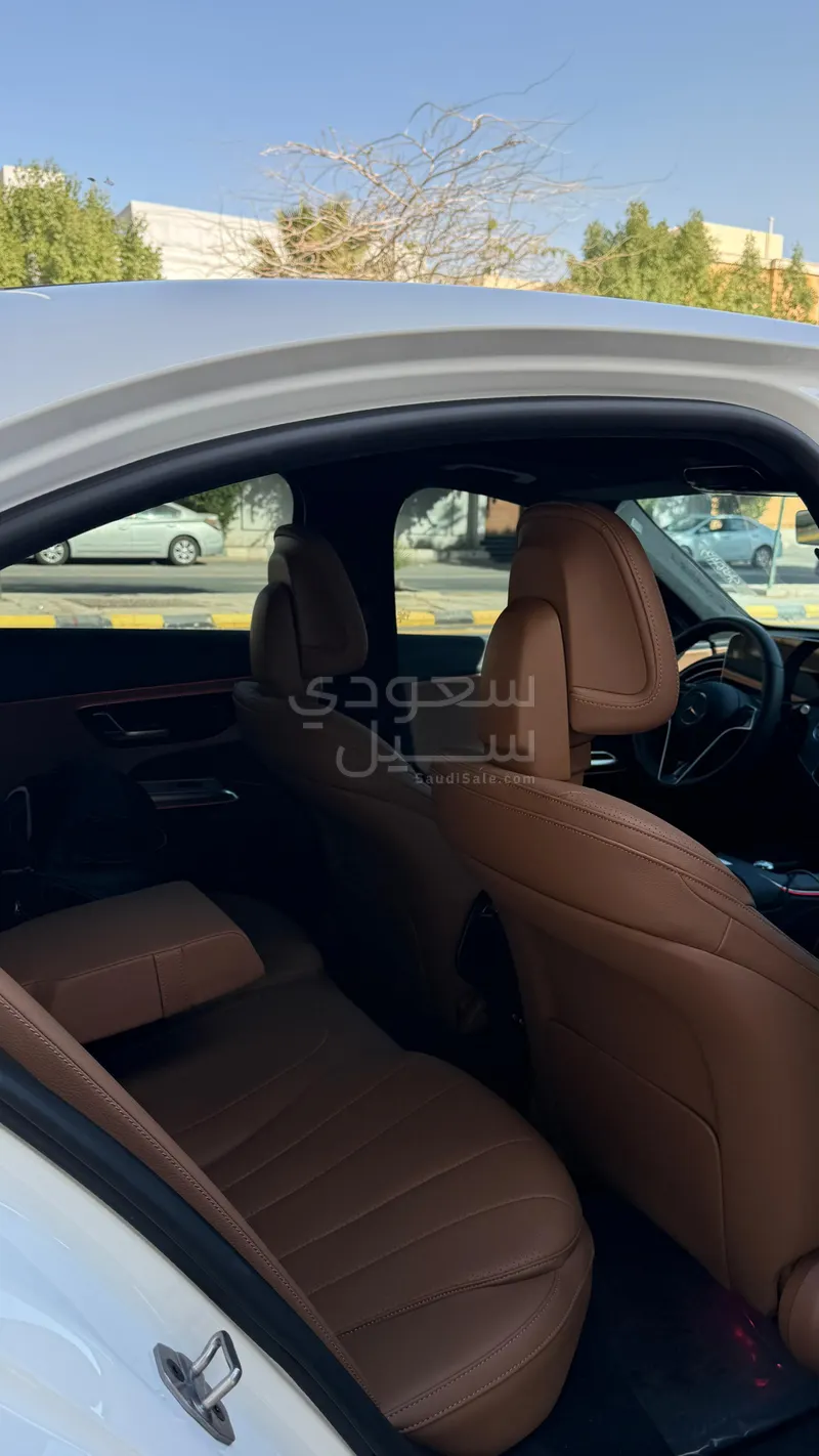 2025 مرسيدس - بنز إي 200