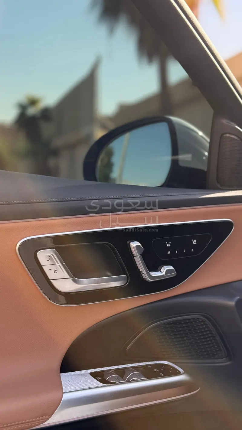 2025 مرسيدس - بنز إي 200