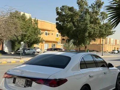 2025 مرسيدس - بنز إي 200