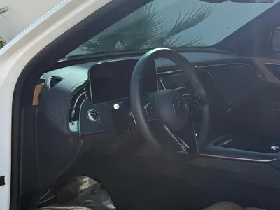 2025 مرسيدس - بنز إي 200