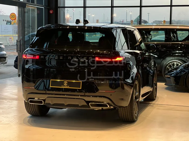 2025 لاند روفر رينج روفر سبورت اس اي