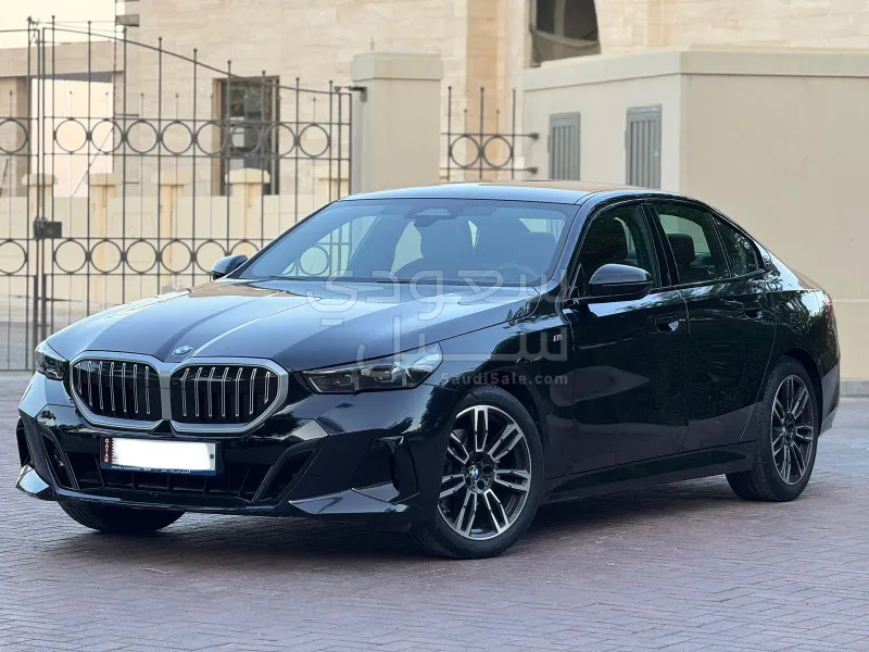 2024 بي ام دبليو الفئة الخامسة 520 أي إم كت