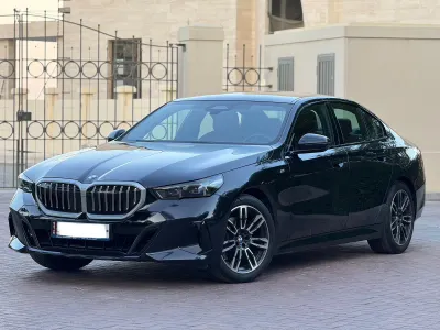 2024 بي ام دبليو الفئة الخامسة 520 أي إم كت