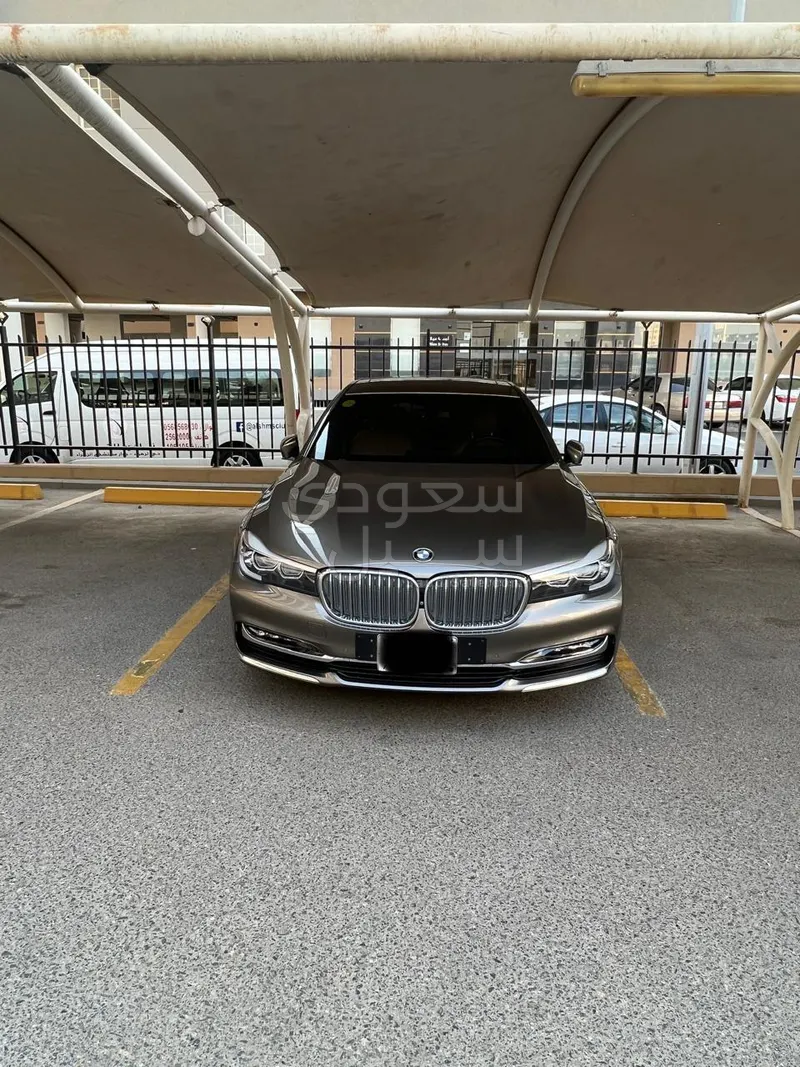 2019 بي ام دبليو الفئة السابعة 740 إل أي