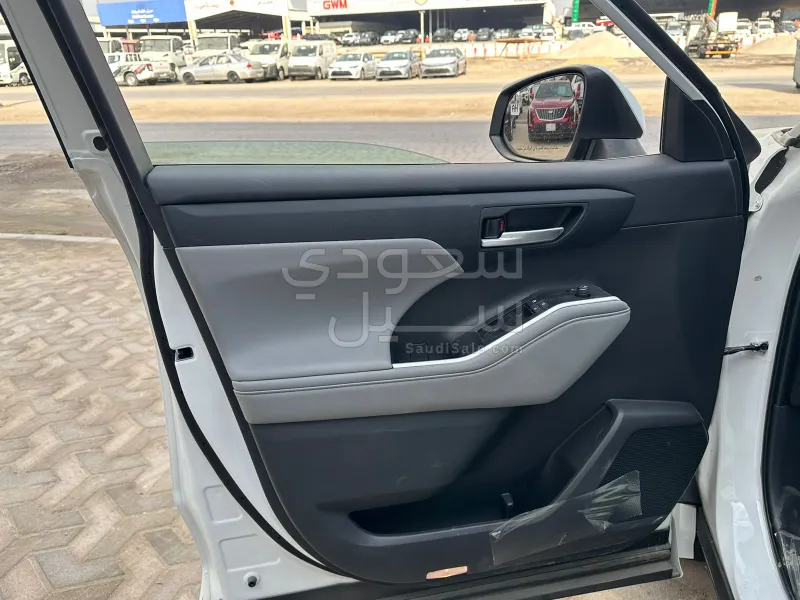 2025 تويوتا هايلاندر